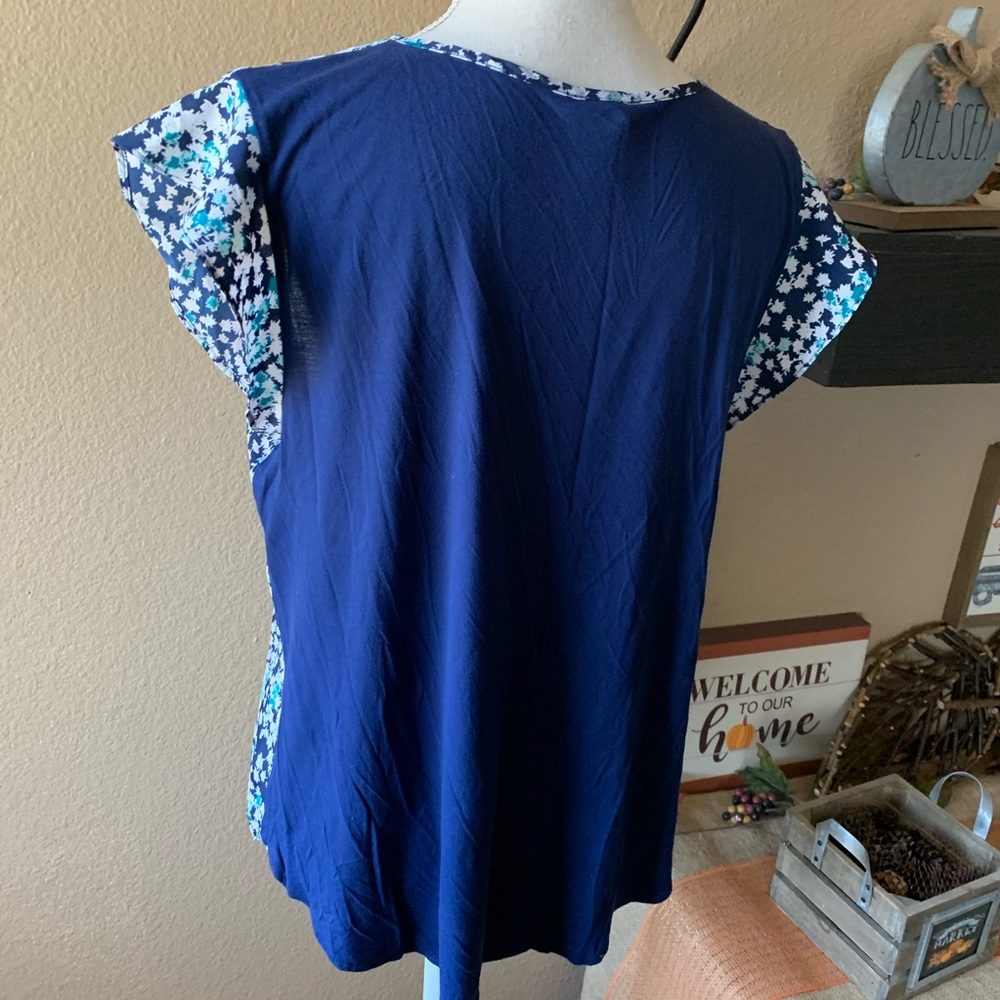 Ann Taylor Navy Blue Floral ShortSleeve Blouse L - Picture 6 of 6